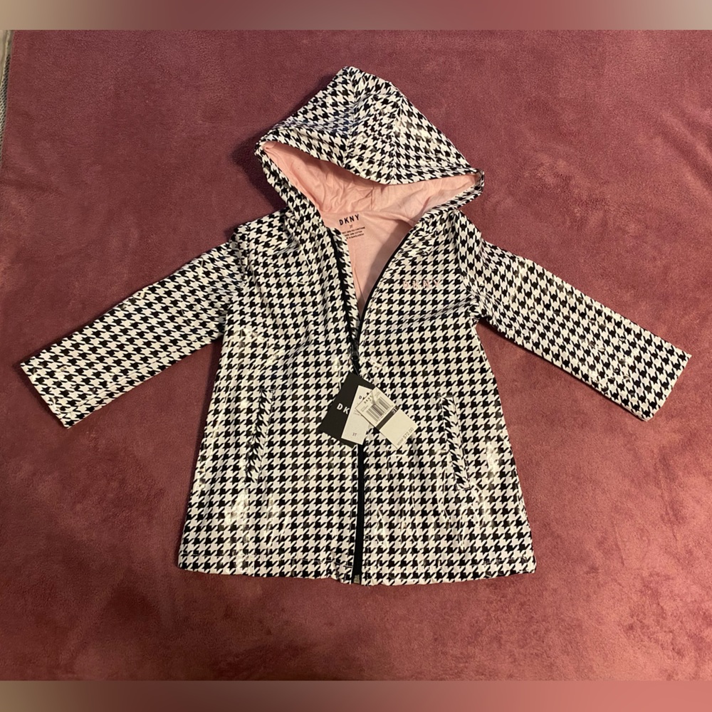 DKNY Little girls raincoat. Black and White Houndstooth pattern.